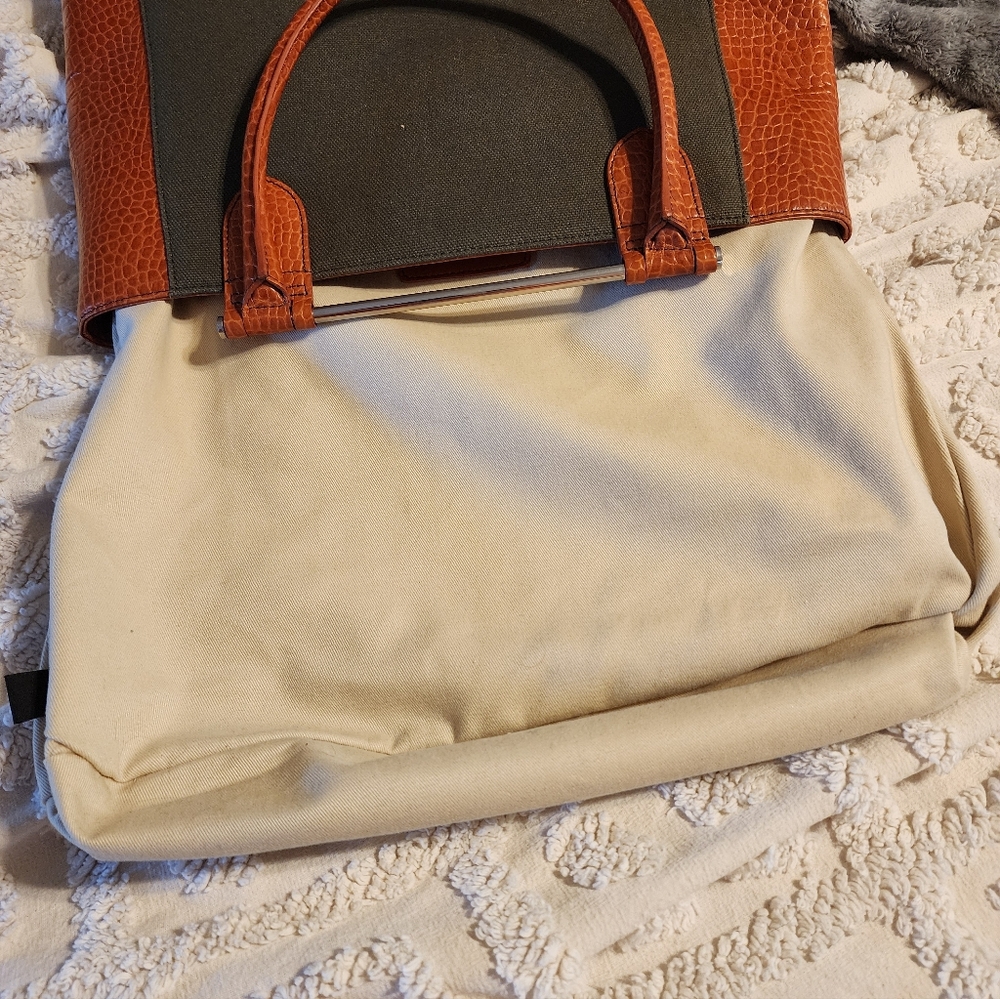 Levenger Tote/Bucket Handbag with Detachable Mini no Companion Handle - Picture 3 of 9